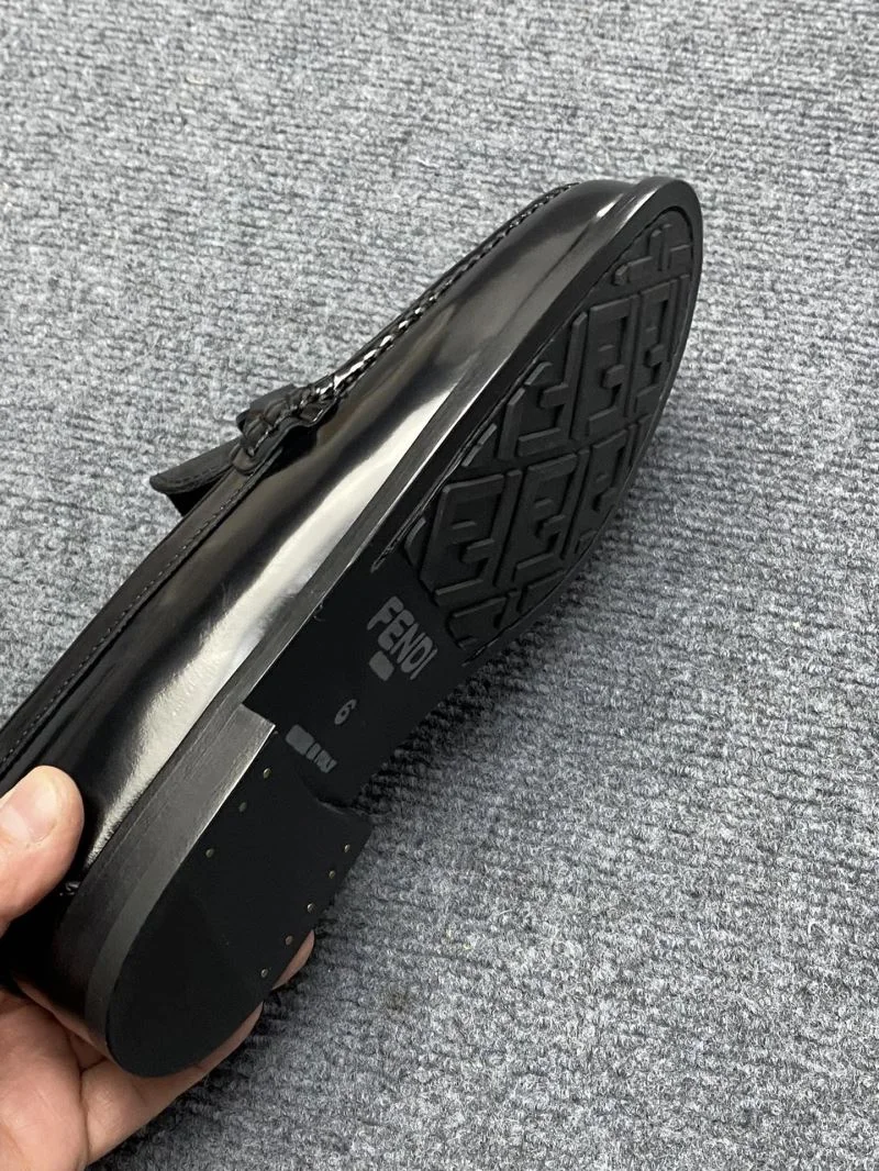 Fendi Business Shoes Sophisticated 23722