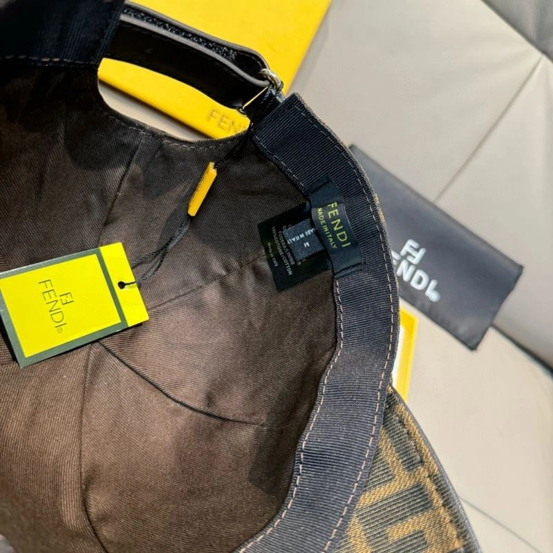 Fendi Caps Bold 261421