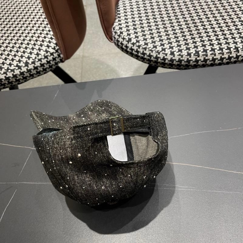 Fendi Caps Youthful 258978