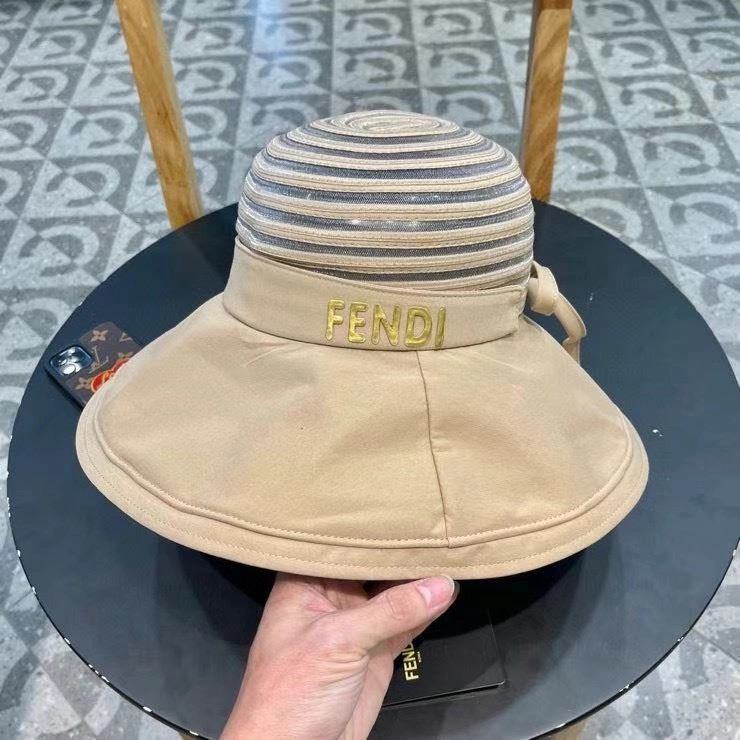 Fendi Caps UrbanStyle 258962