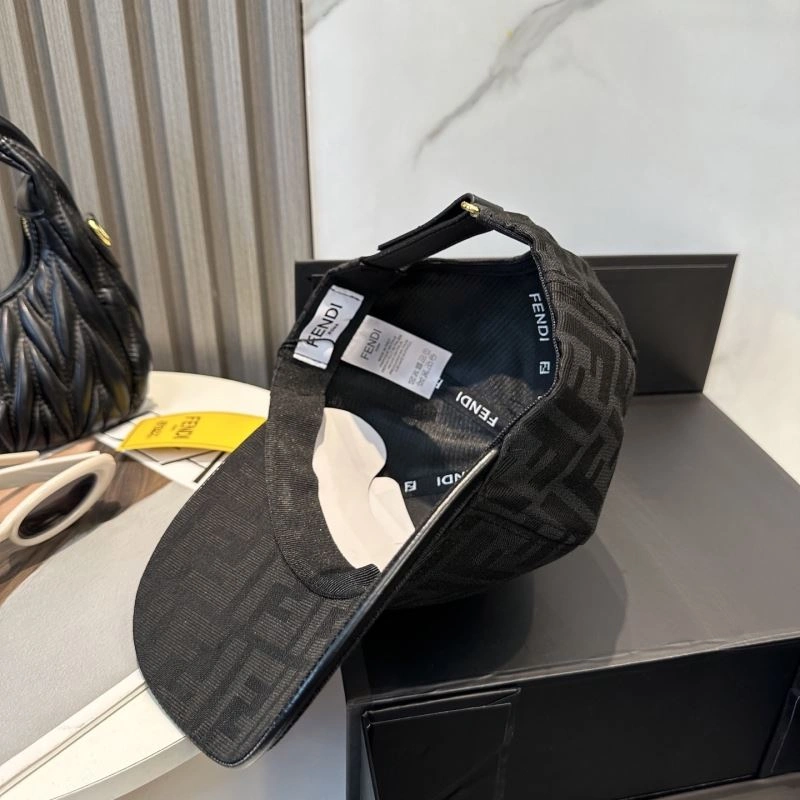 Fendi Caps Versatile 258951