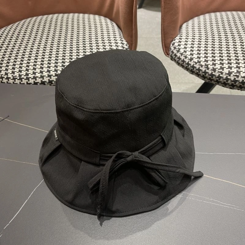 Bright Fendi Caps 258917