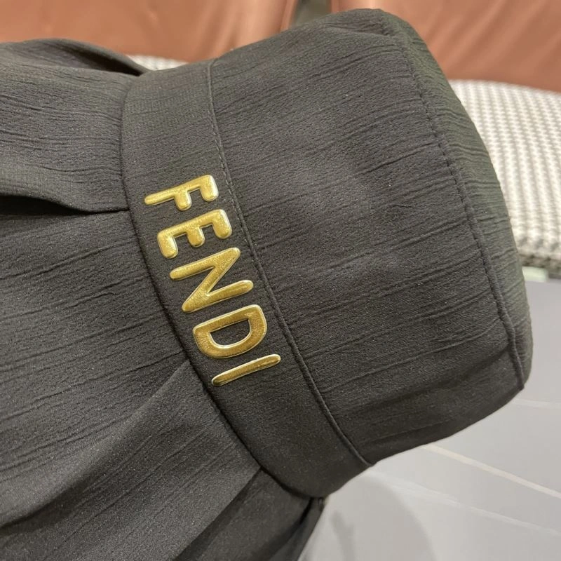 Bright Fendi Caps 258917