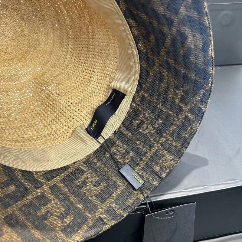 Fendi Caps Versatile 258923