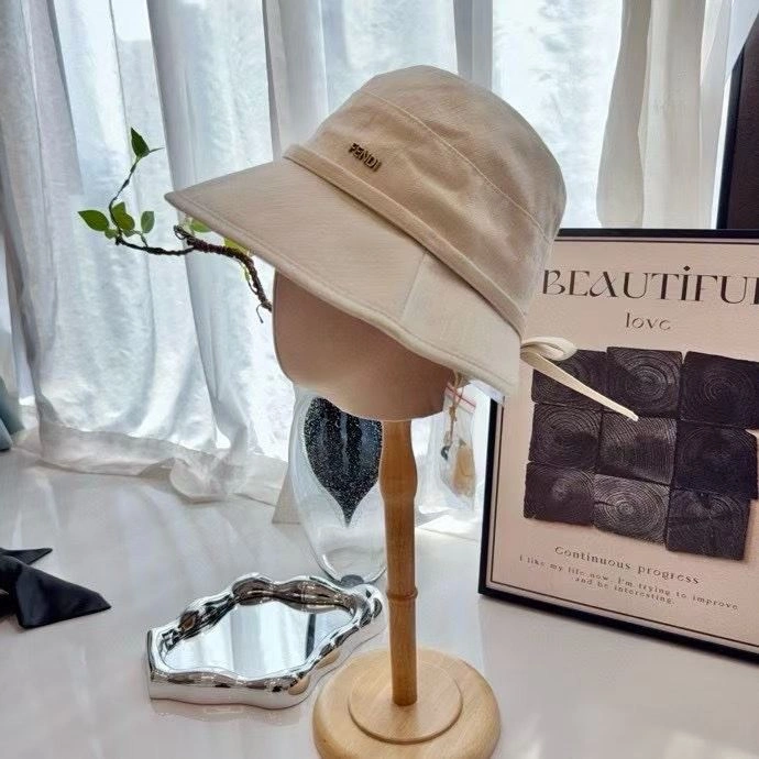 Trendsetting Fendi Caps 262098