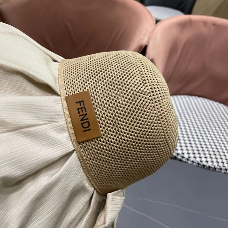 Fendi Caps Trendsetting 262100