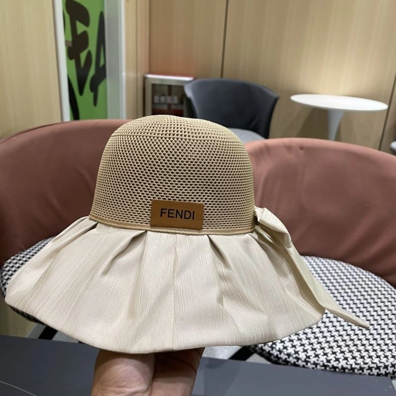 Fendi Caps Trendsetting 262100