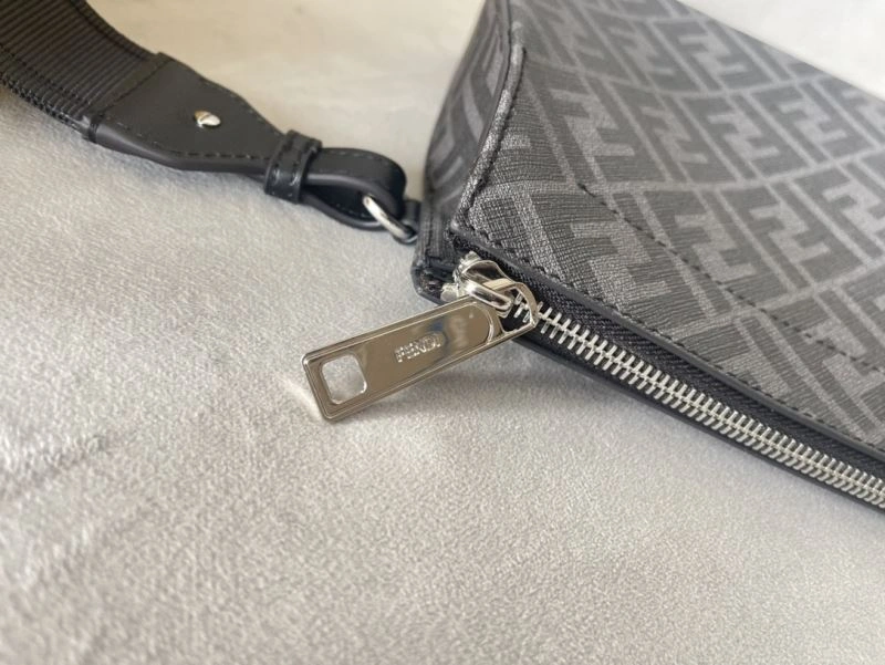 Snug Fendi Clutch Bags 72921