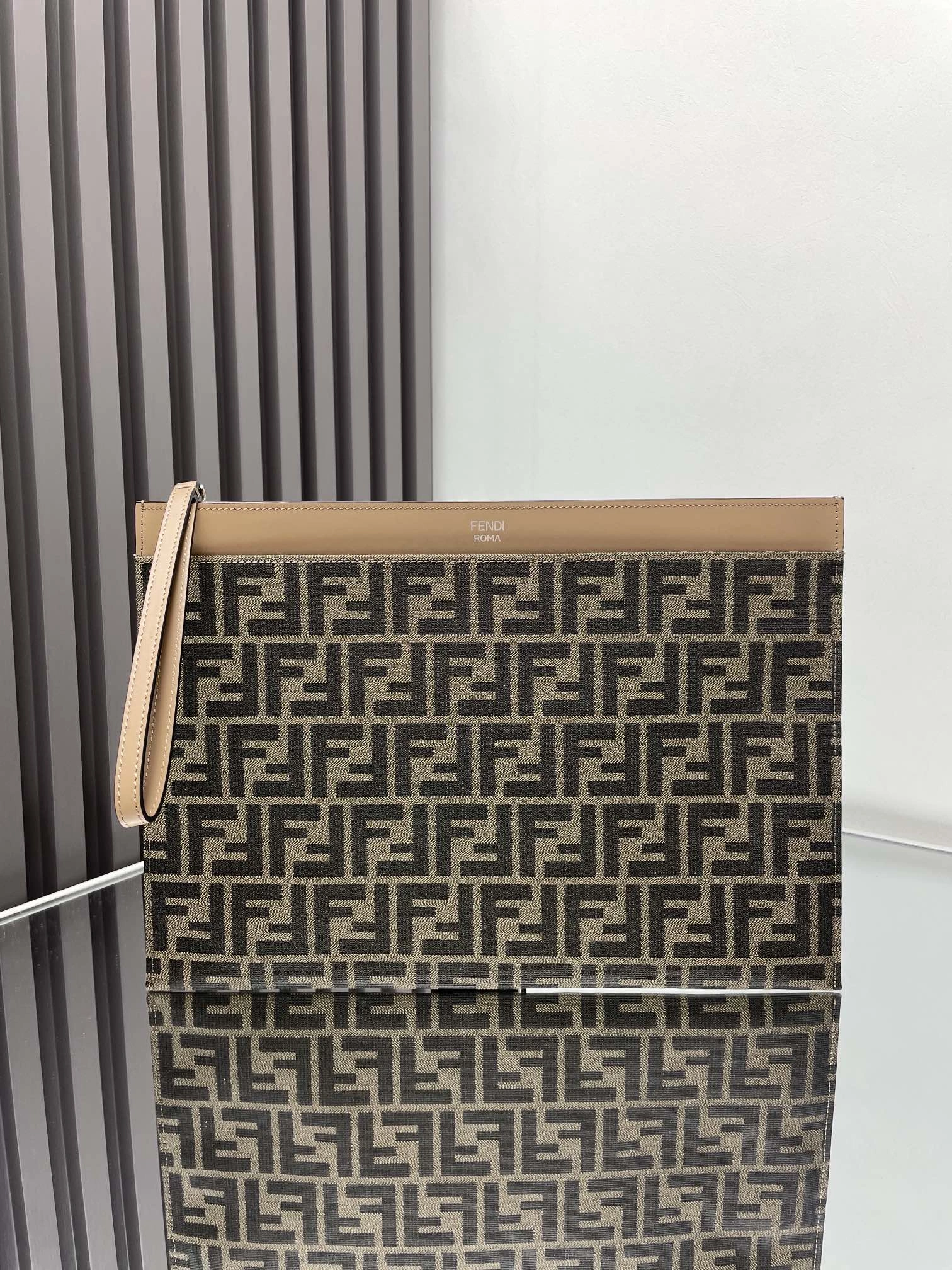 FreshLook Fendi Clutch Bags 69892