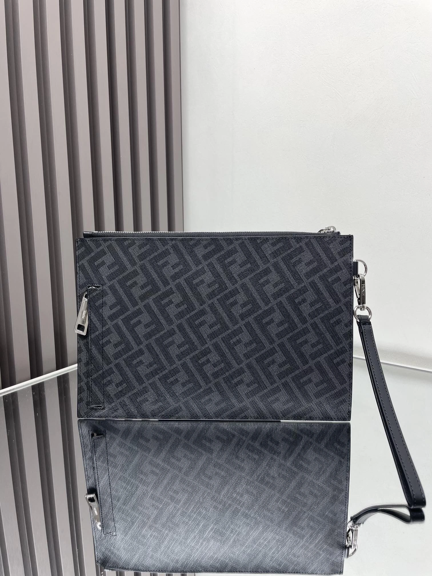 Fendi Clutch Bags RelaxedFit 69901