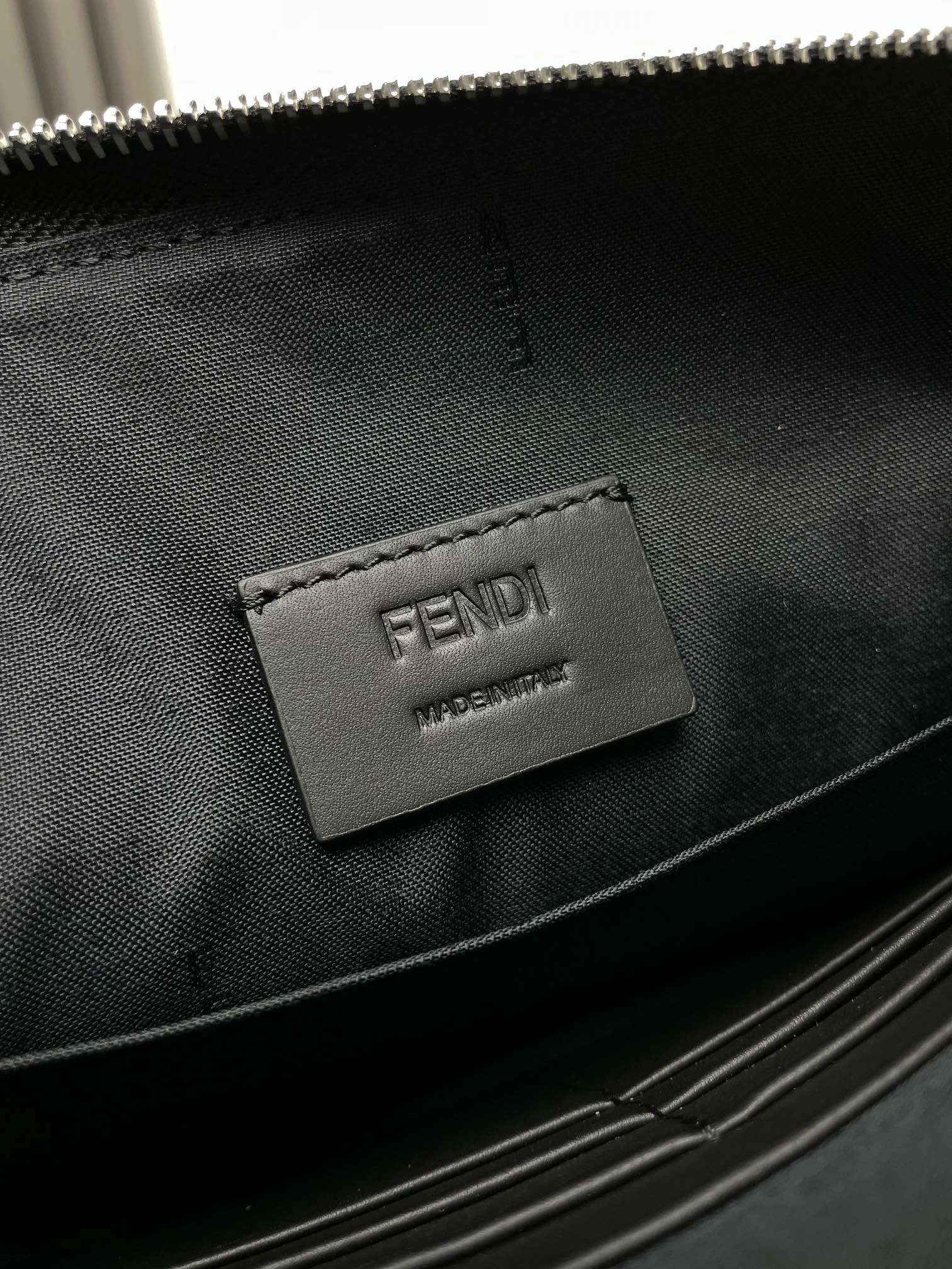 Fendi Clutch Bags RelaxedFit 69901