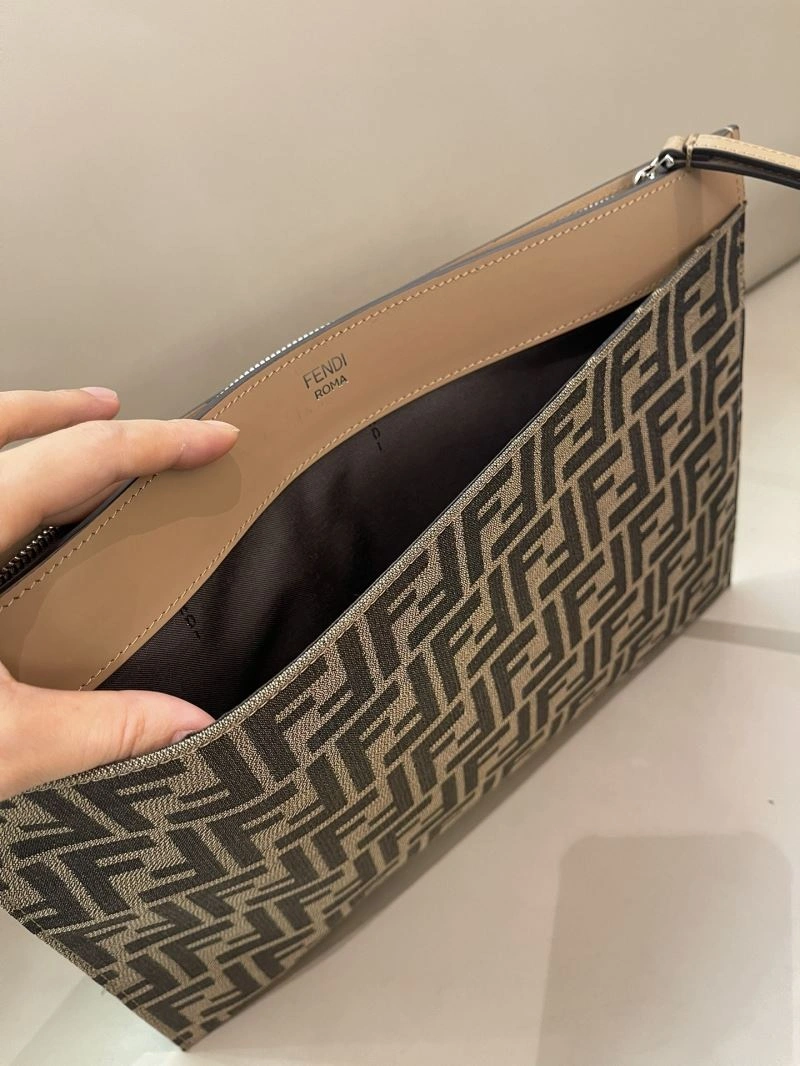 RelaxedFit Fendi Clutch Bags 58013