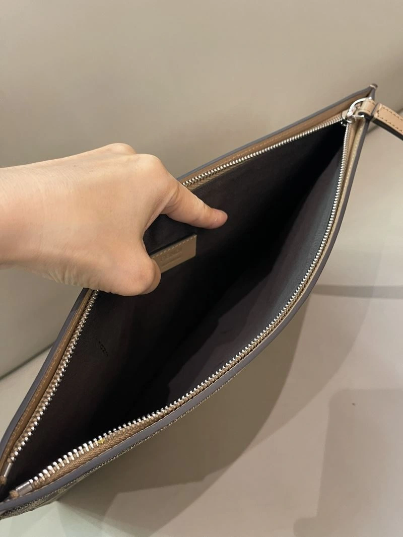 RelaxedFit Fendi Clutch Bags 58013