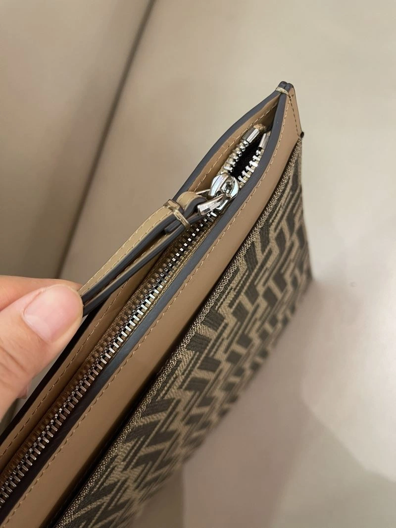 RelaxedFit Fendi Clutch Bags 58013