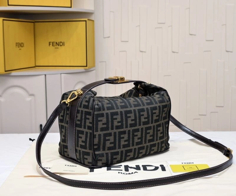 Fendi Cosmetic Bags Compact 85399