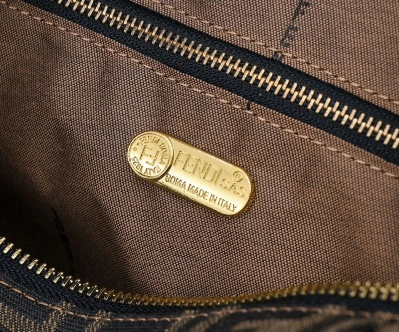 Fendi Cosmetic Bags Compact 85399