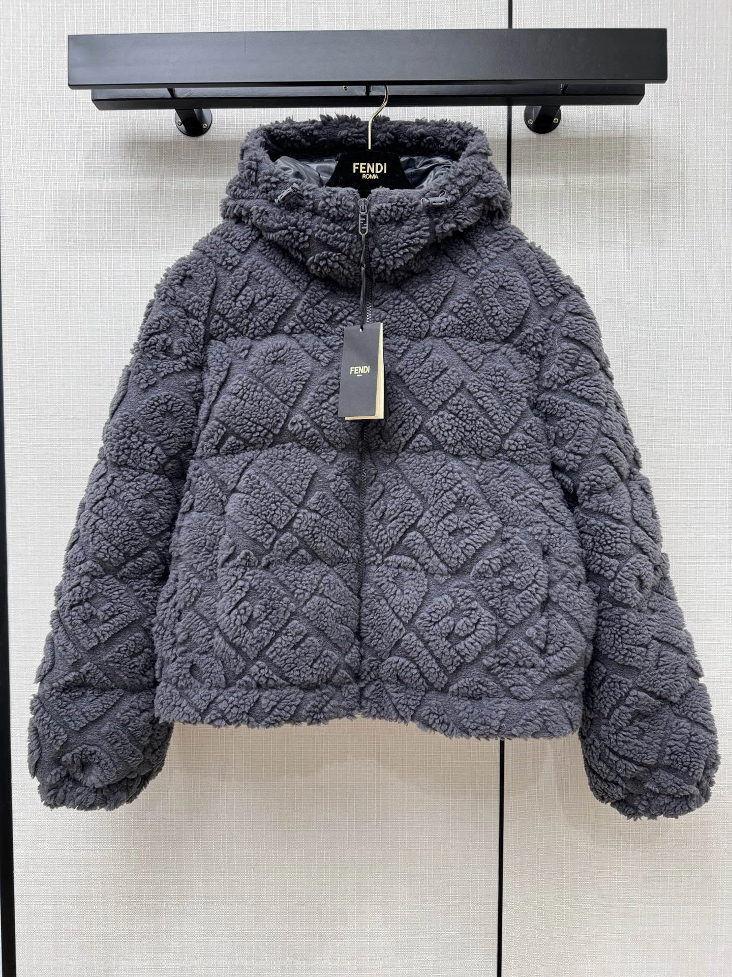 Fendi Down Jackets Resilient 123493