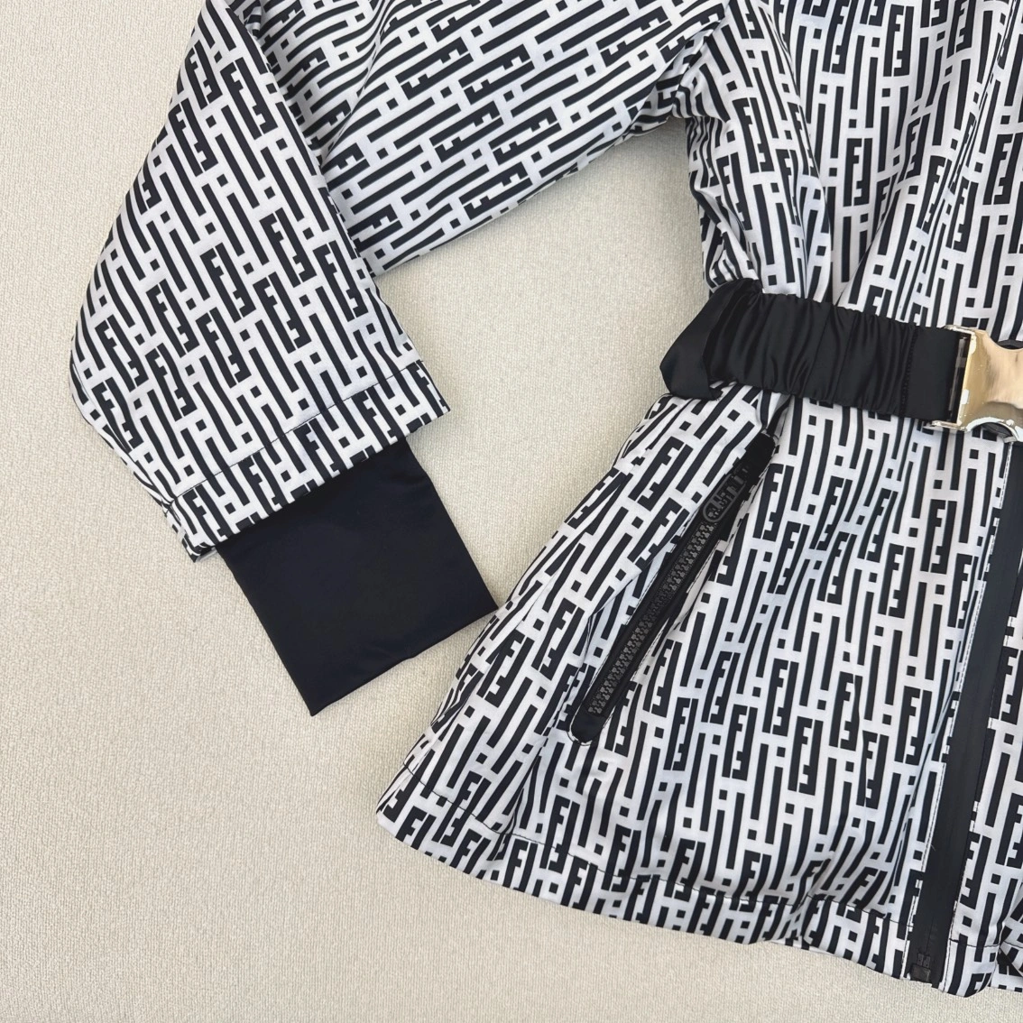 HighQuality Fendi Down Jackets 123481