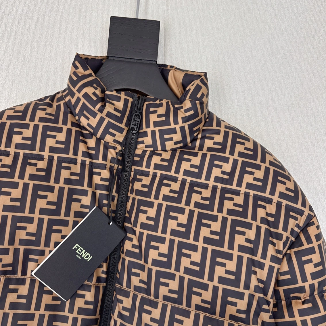 Lightweight Fendi Down Jackets 123471