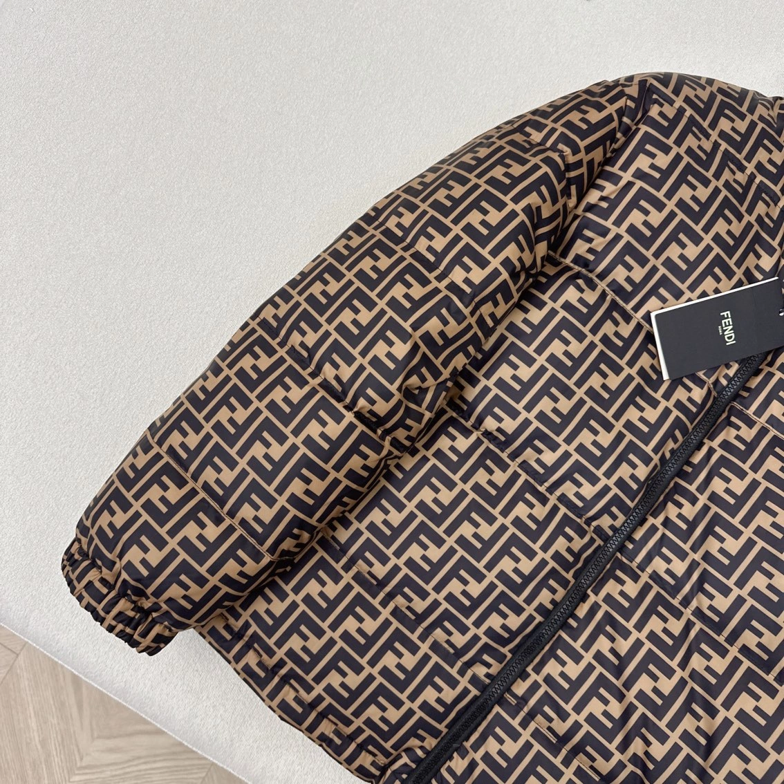 Lightweight Fendi Down Jackets 123471