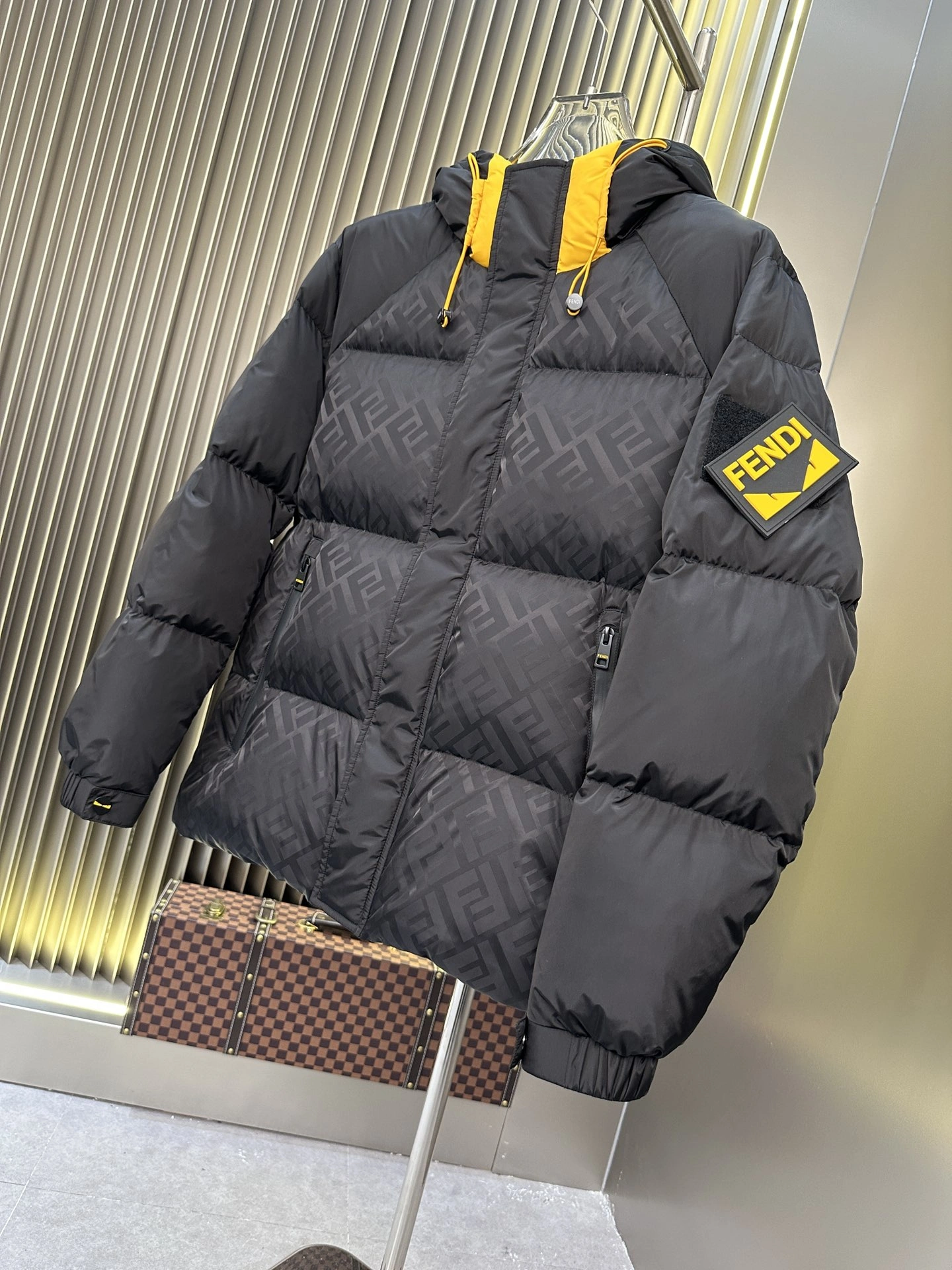 AllSeason Fendi Down Jackets 123490
