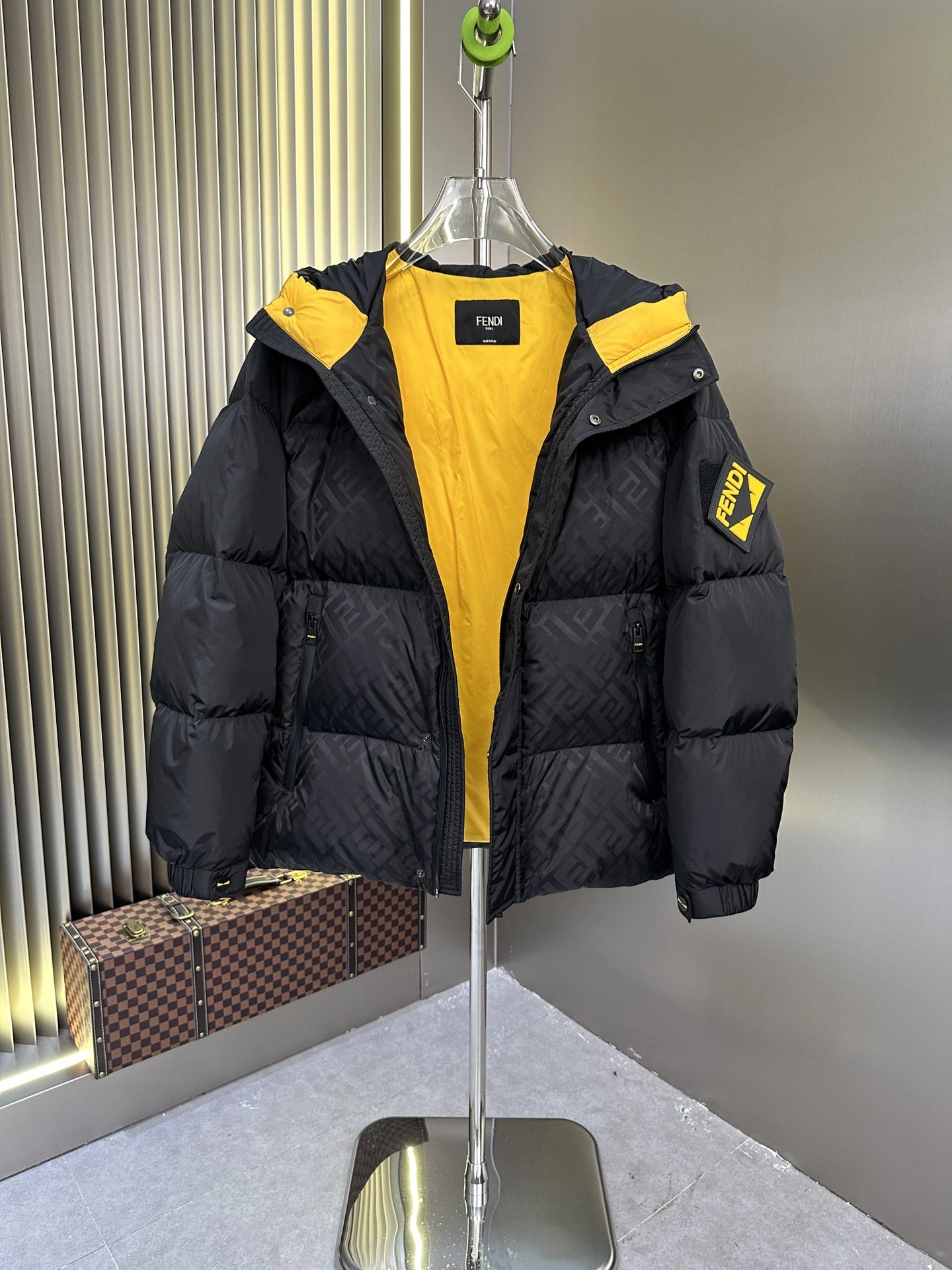 AllSeason Fendi Down Jackets 123490