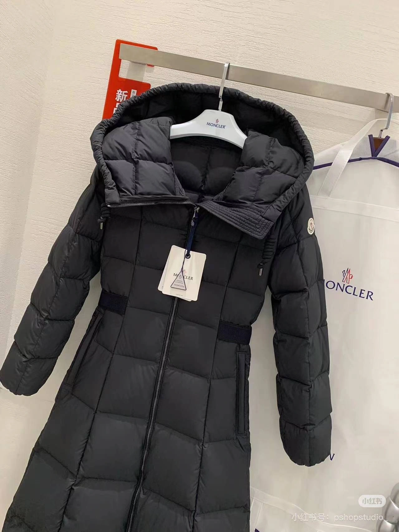 Breathable Fendi Down Jackets 123473