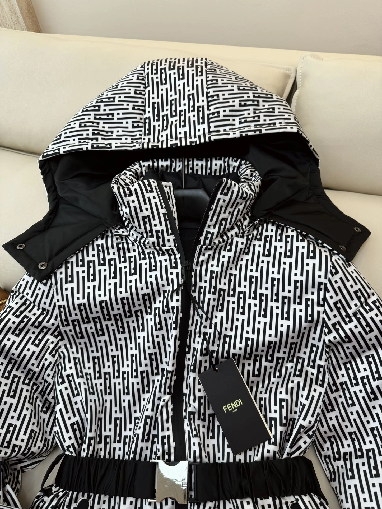 Fendi Down Jackets Trendsetting 123485