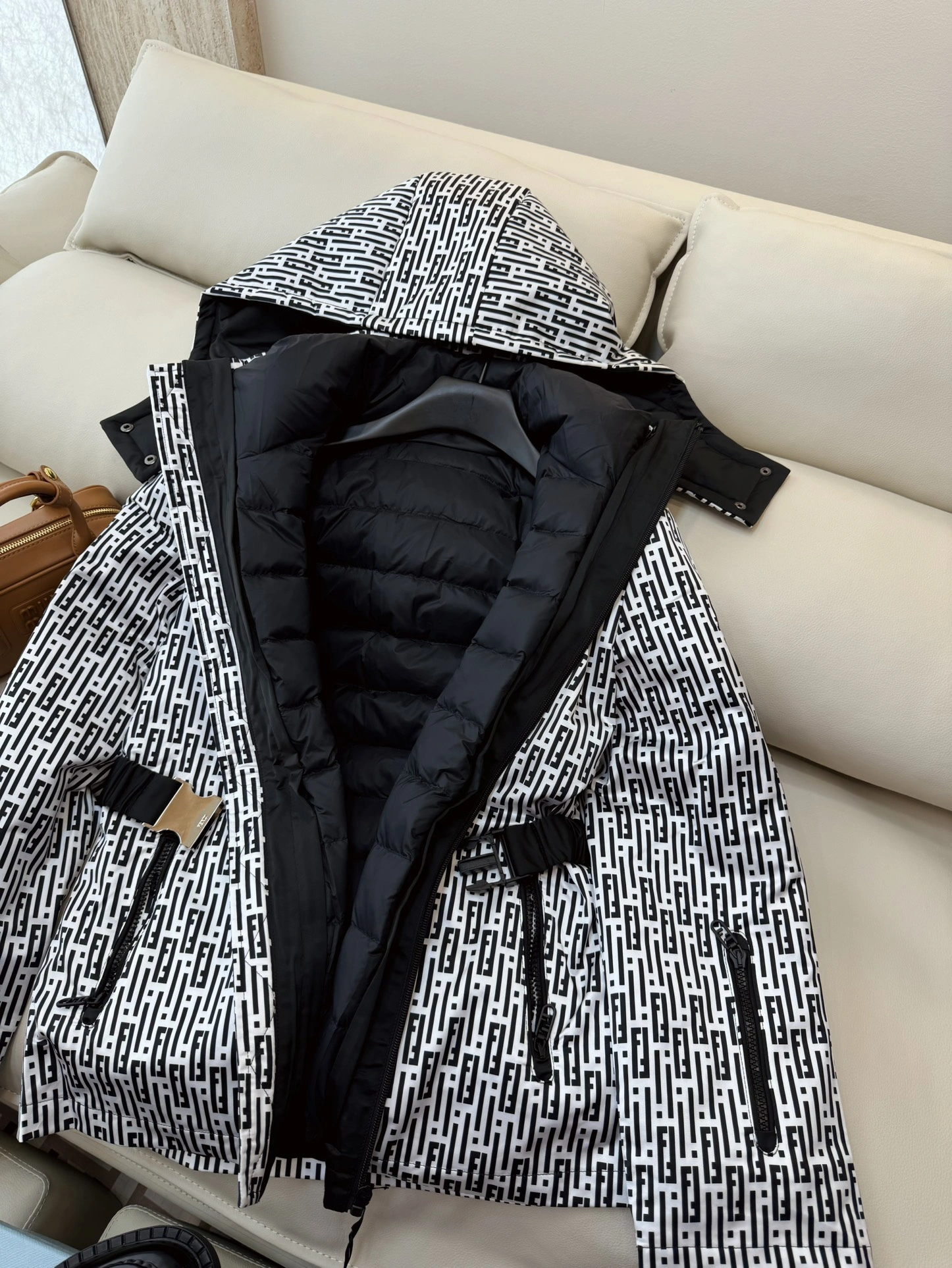 Fendi Down Jackets Trendsetting 123485