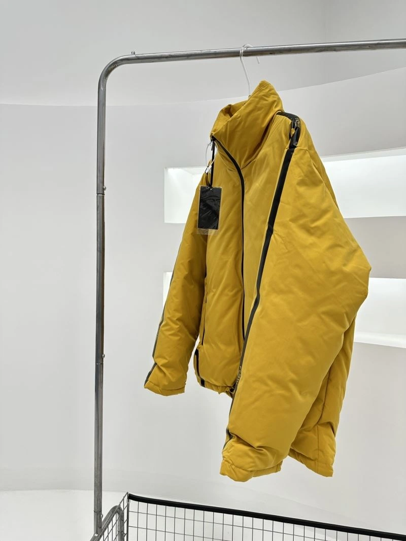 Flexible Fendi Down Jackets 123423