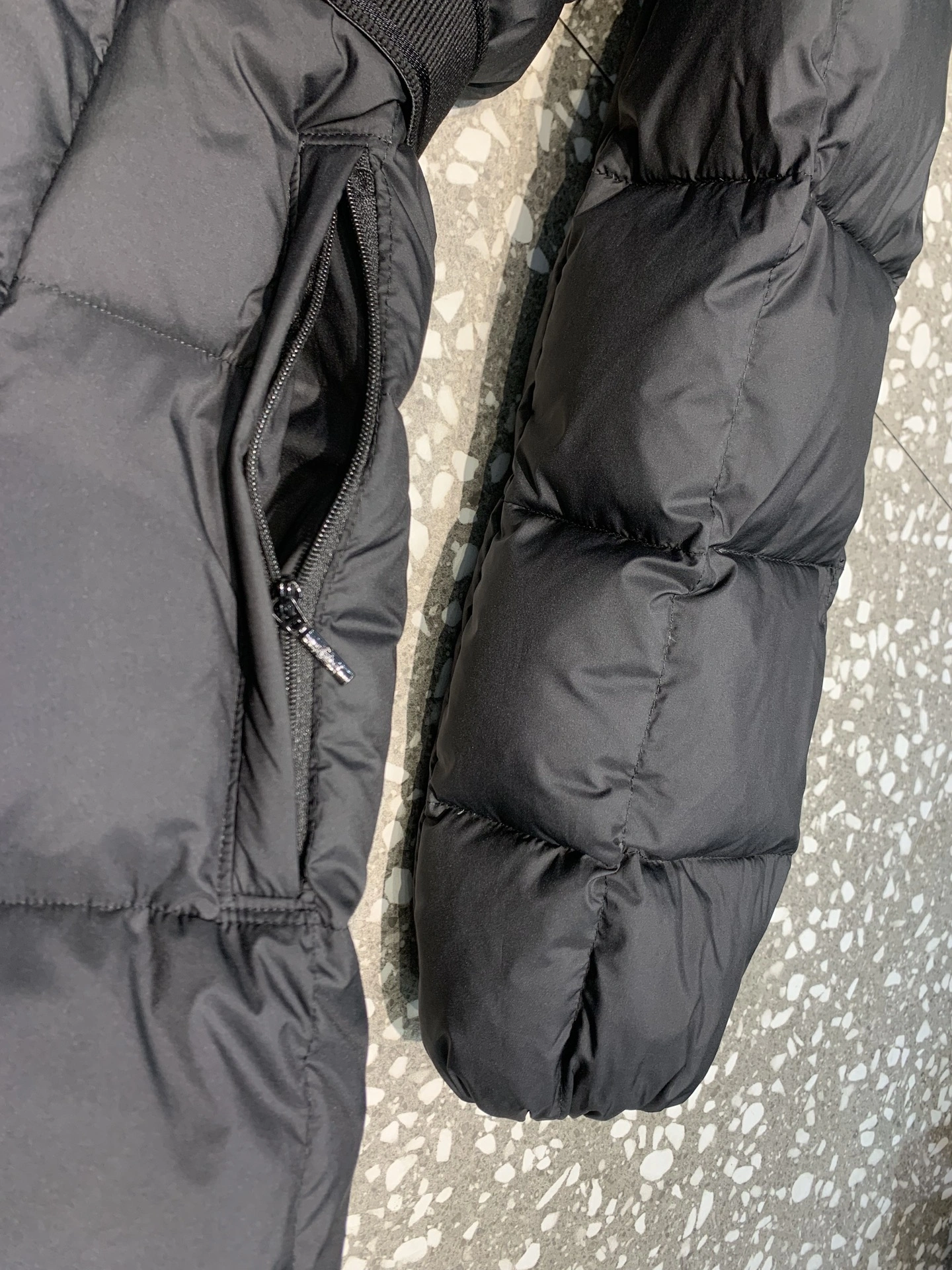 Seasonal Fendi Down Jackets 123455