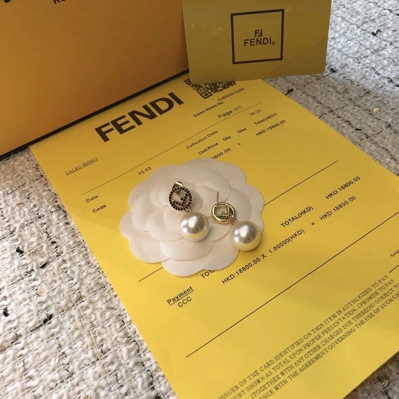 Fendi Earrings TimelessDesign 208778