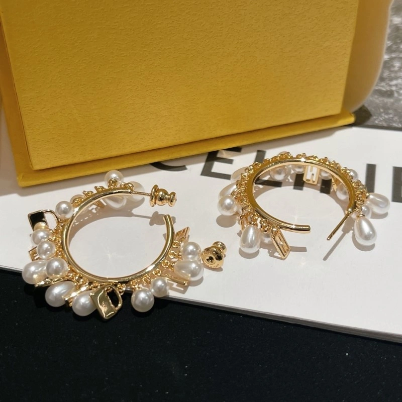 Fendi Earrings EyeCatching 208073