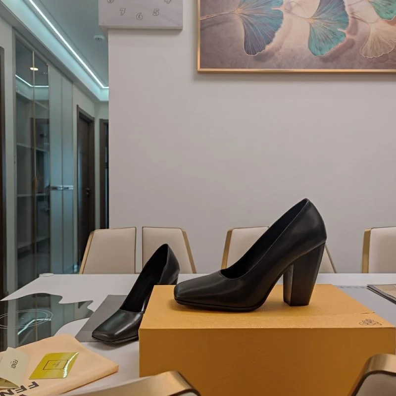 Fendi Heeled Shoes Compact 23491