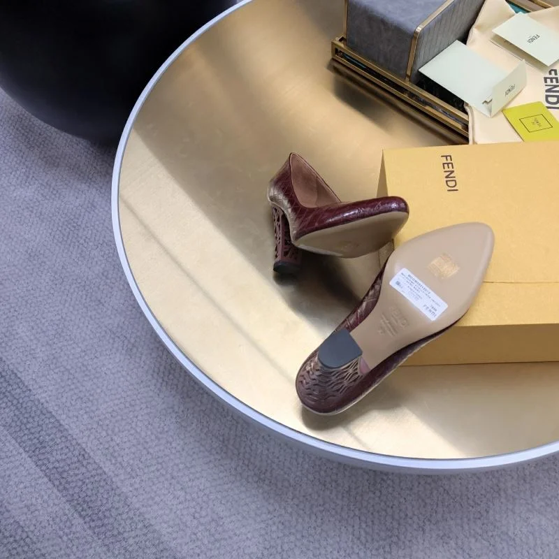Compact Fendi Heeled Shoes 23493