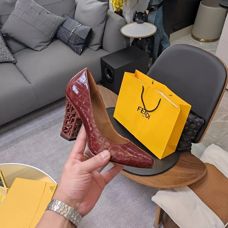 Compact Fendi Heeled Shoes 23493