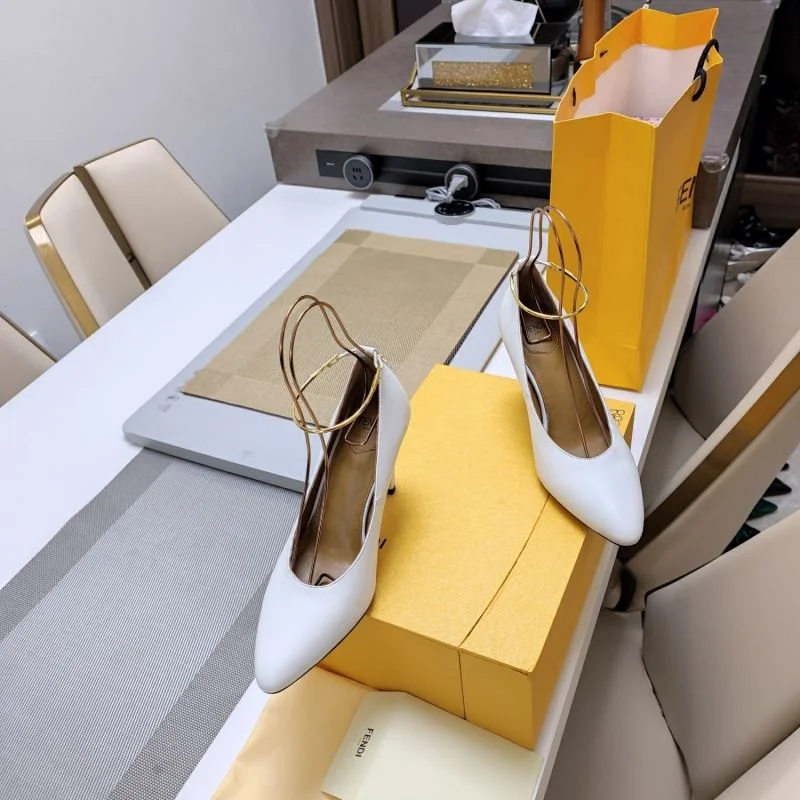 Functional Fendi Heeled Shoes 23495