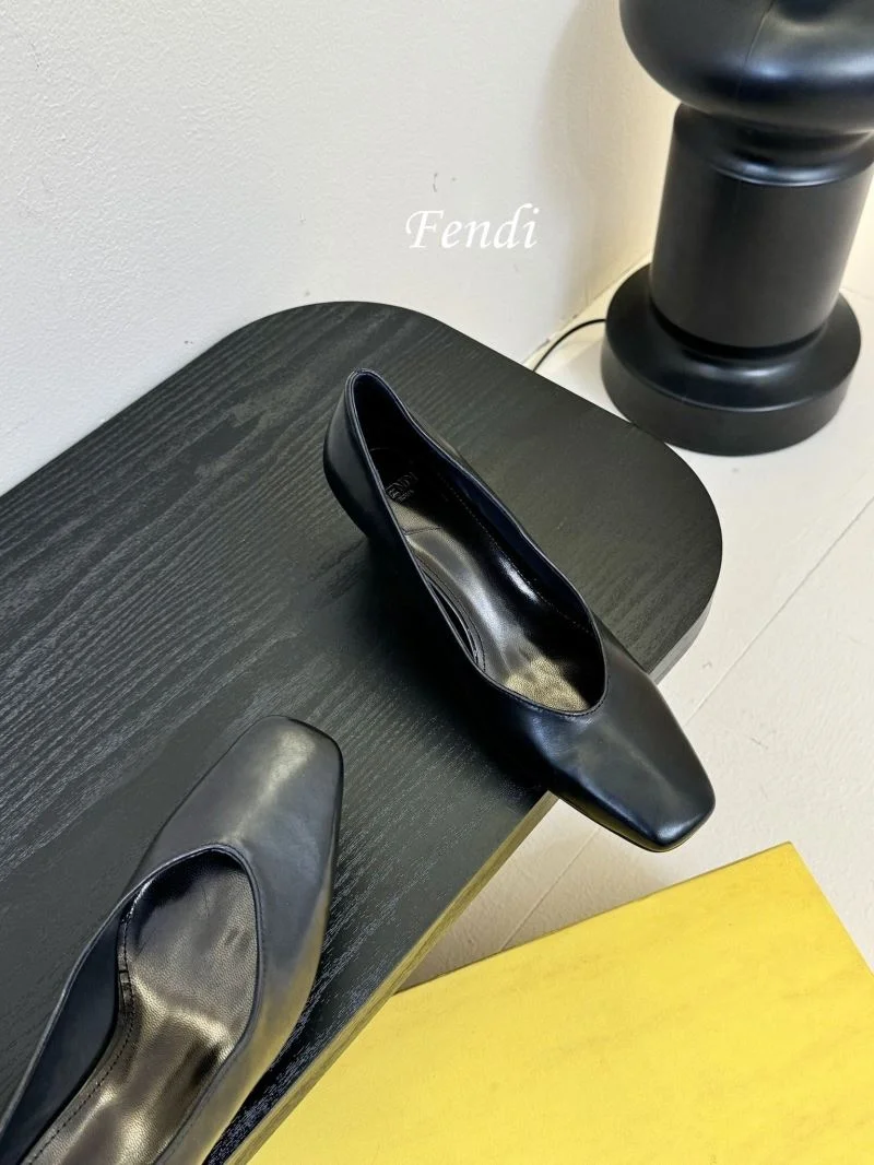 Fendi Heeled Shoes Vibrant 23755