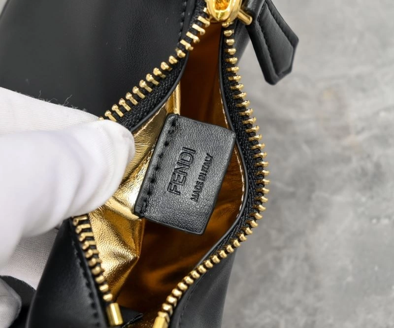 Fendi Hobo Bags Lightweight 78957