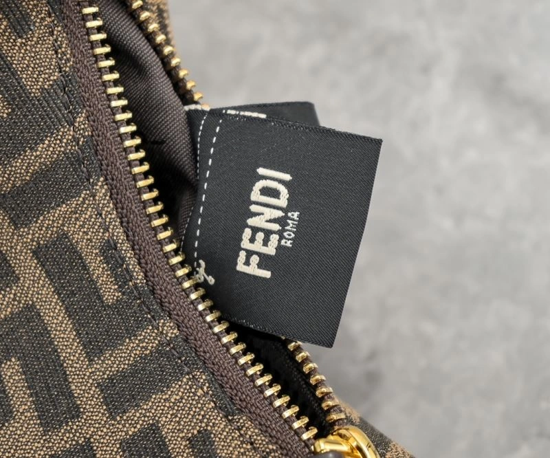 Fendi Hobo Bags EasyMatch 85344