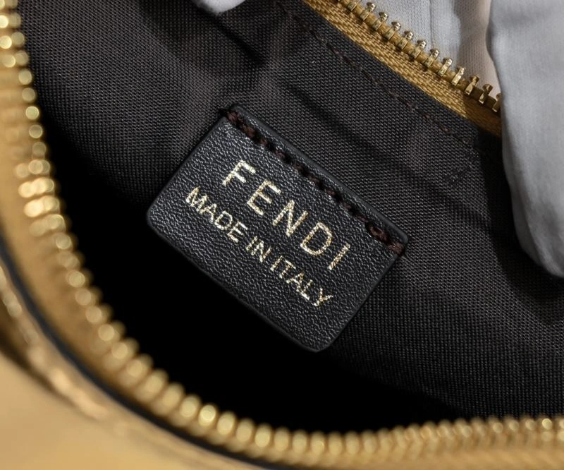 Fendi Hobo Bags Vibrant 85338