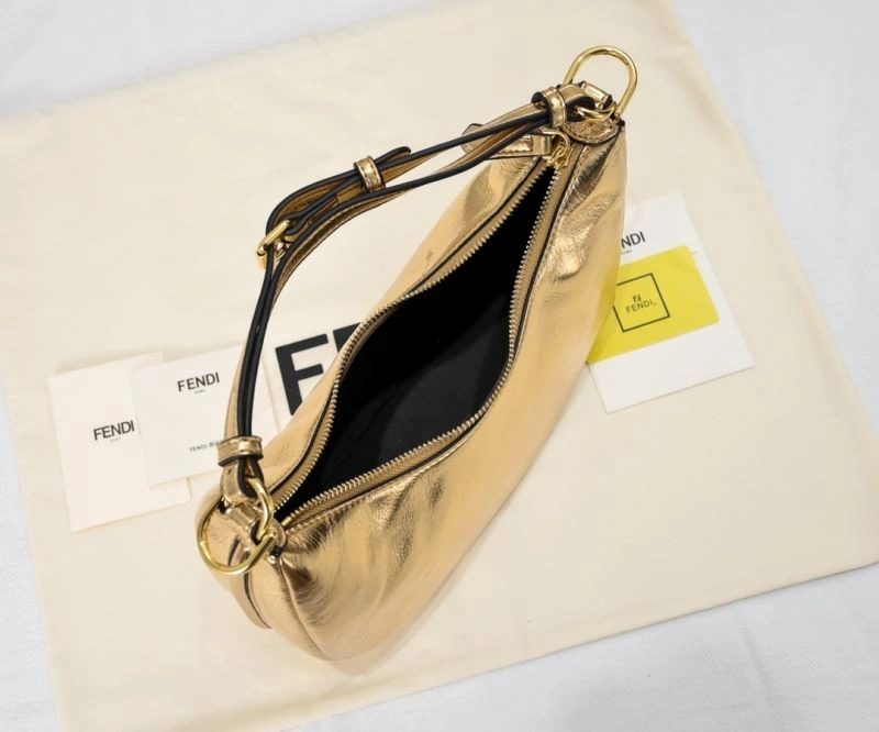 Fendi Hobo Bags Vibrant 85338