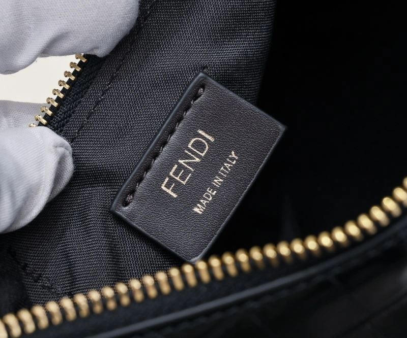 Modern Fendi Hobo Bags 85330