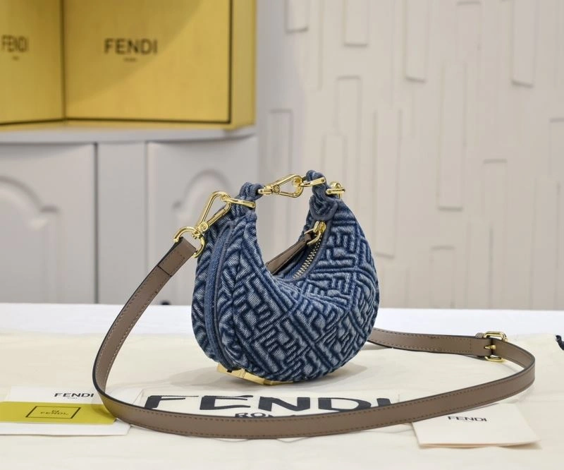 Modern Fendi Hobo Bags 85329