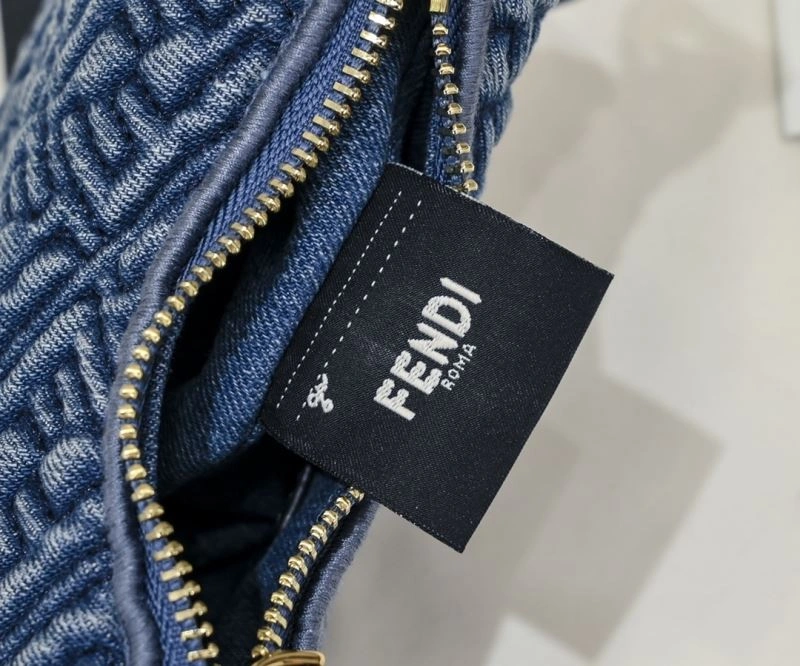Modern Fendi Hobo Bags 85329