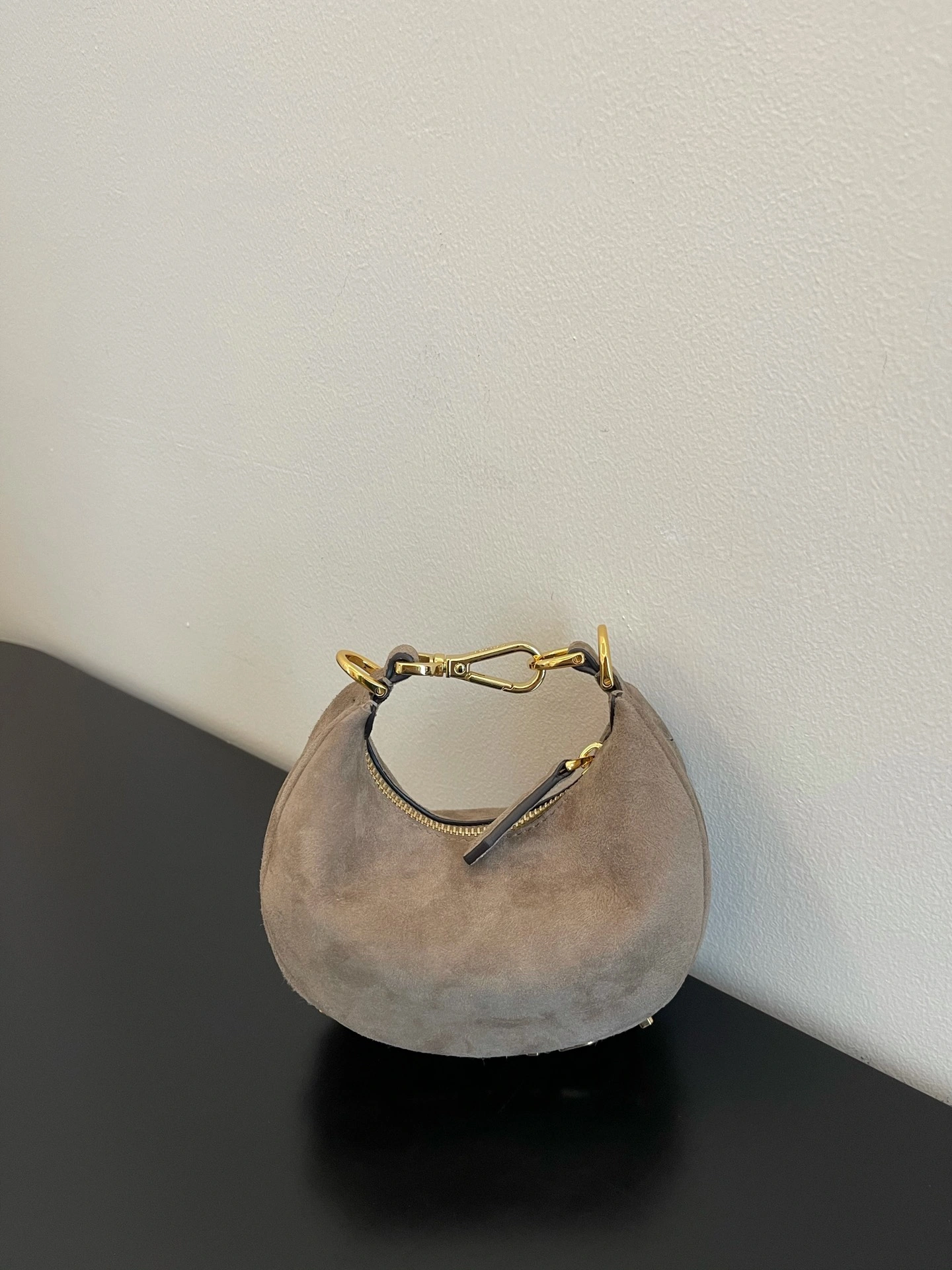 Fendi Hobo Bags TimelessDesign 76812