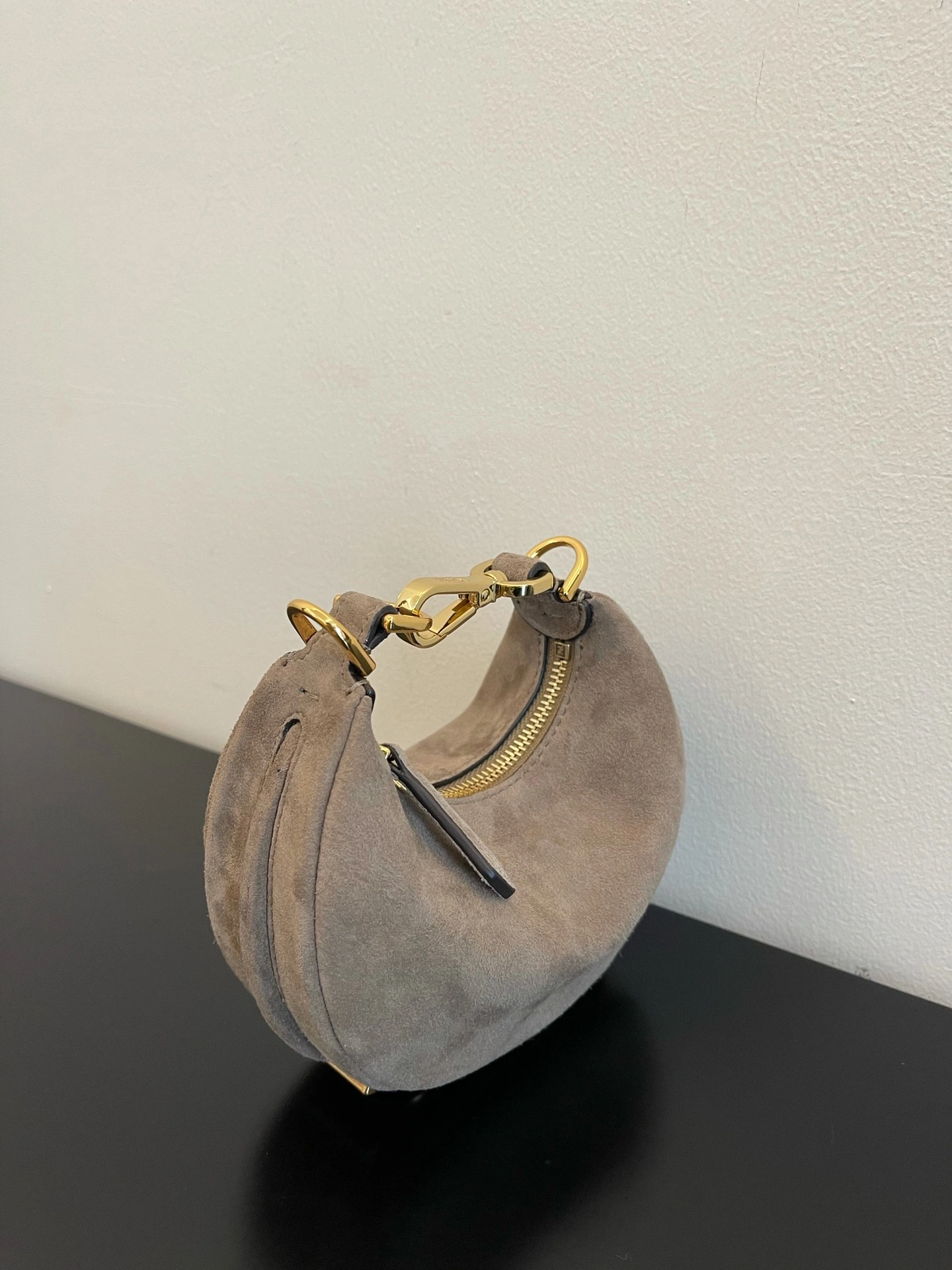 Fendi Hobo Bags TimelessDesign 76812