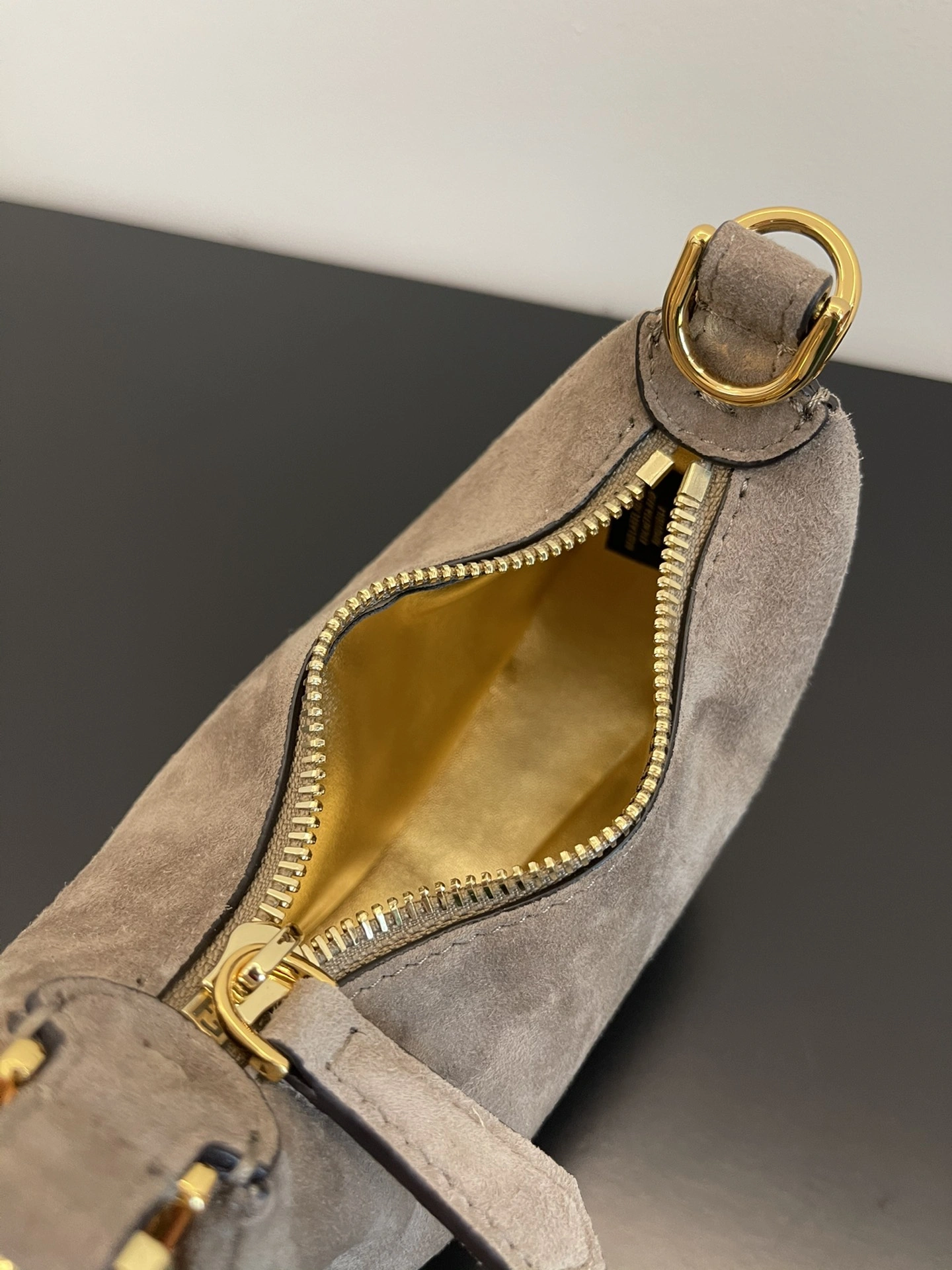 Fendi Hobo Bags TimelessDesign 76812
