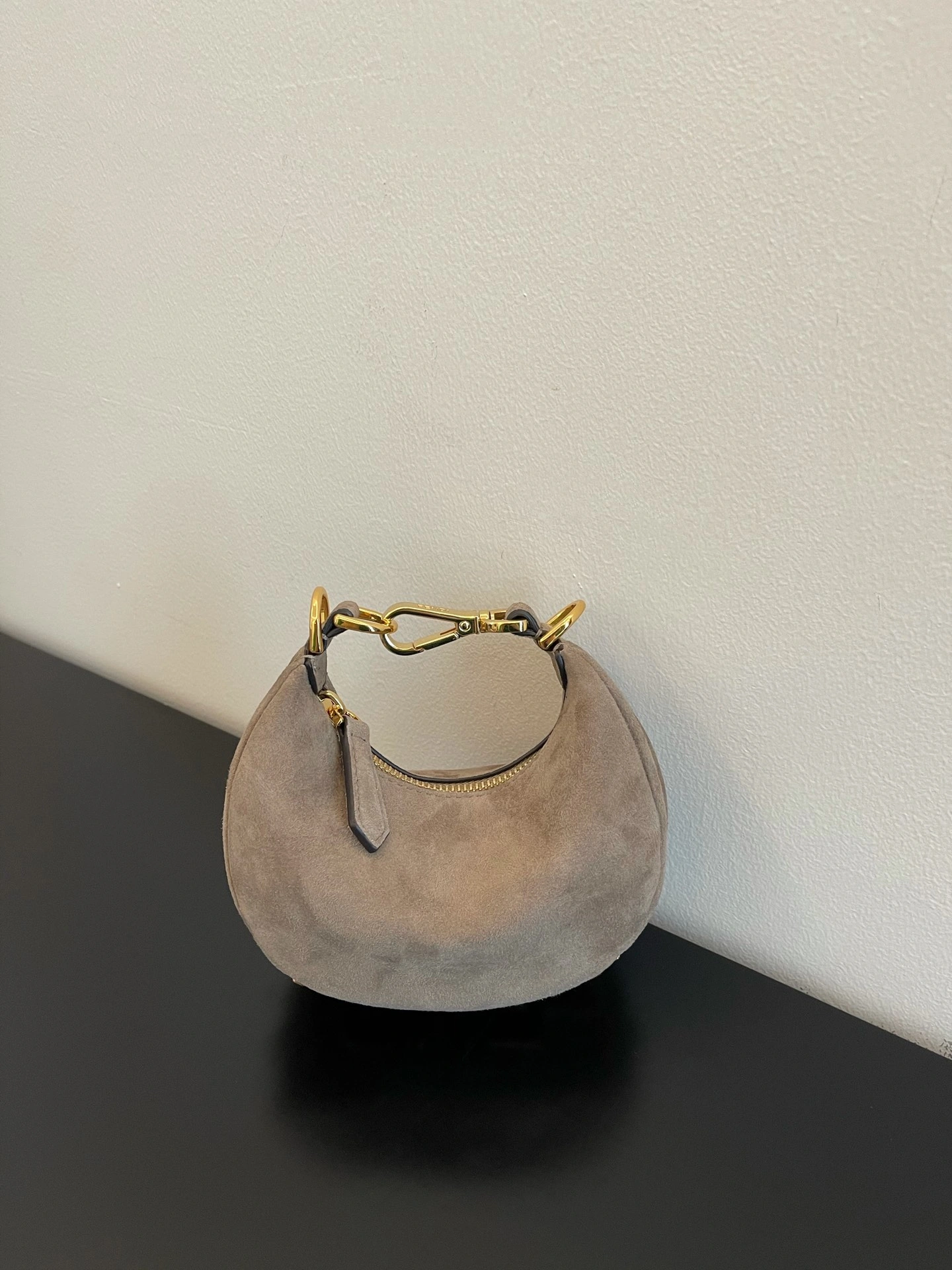 Fendi Hobo Bags TimelessDesign 76812