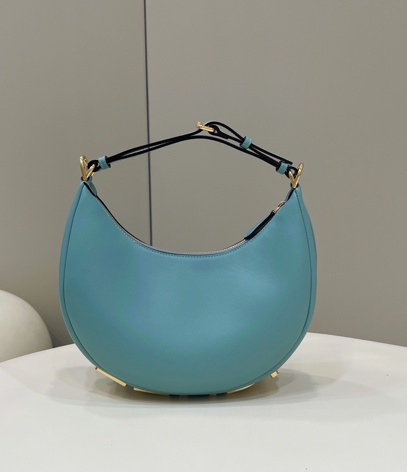 Sustainable Fendi Hobo Bags 76821